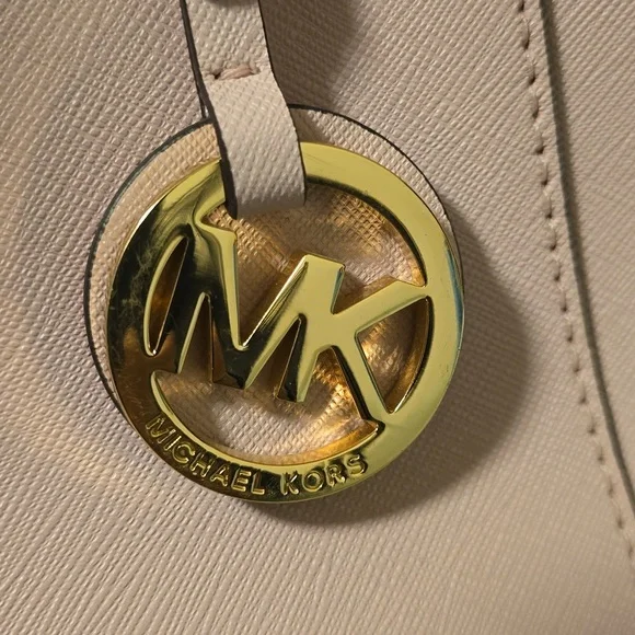 Michael Kors Bag with Crossbody Strap - Picture 4 of 11